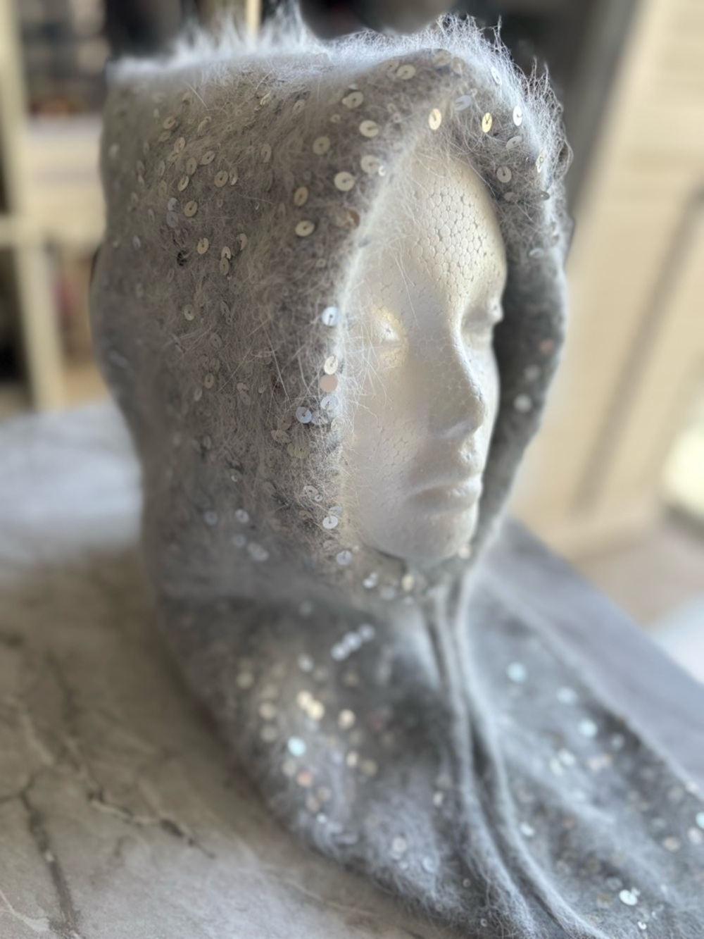 NWOT LE PETIT AGNEAU Sequin Detail Gray Hood Scarf Cashmere & Angora O/S - Picture 6 of 13
